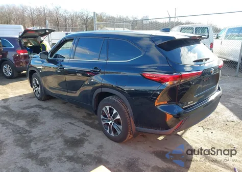 2021 Toyota Highlander Xle z USA, uszkodzony, nr VIN 5TDHZRBH5MS066448